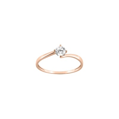 Bague en or rose et oxyde de zirconium