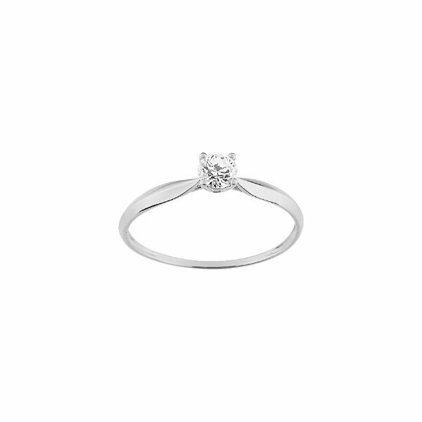 Solitaire en or blanc et oxyde de zirconium