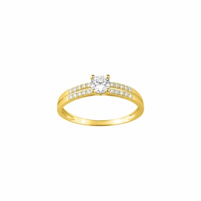 Bague en or jaune, or blanc rhodié et oxydes de zirconium