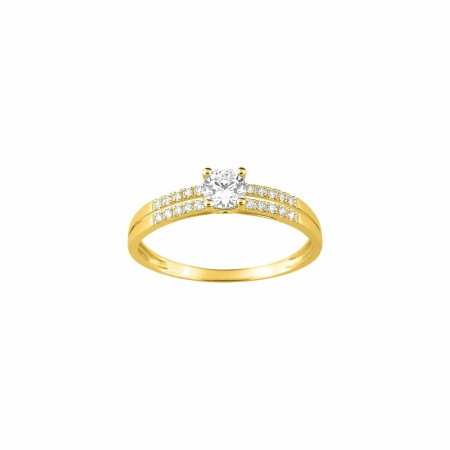 Bague en or jaune, or blanc rhodié et oxydes de zirconium