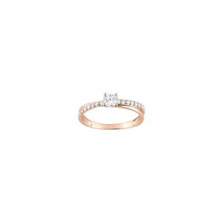 Bague en or rose et oxydes de zirconium