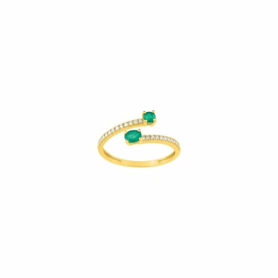 Bague en or jaune, émeraude et oxydes de zirconium