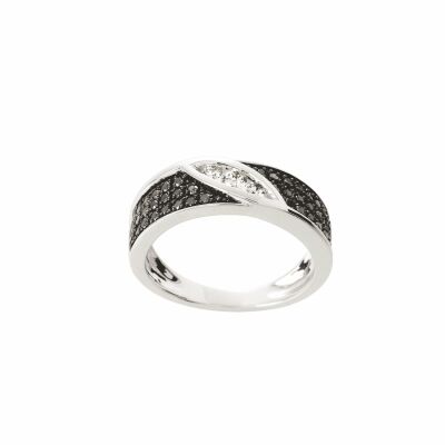 Bague en or blanc et diamants blanc et noirs de 0.50ct