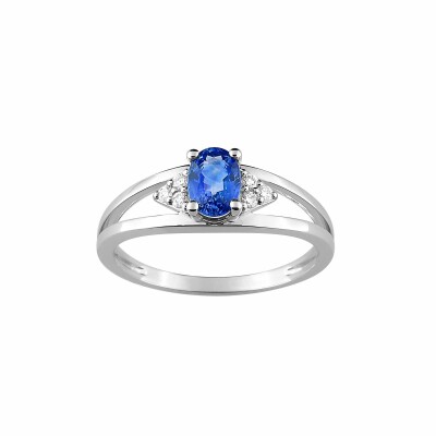 Bague en or blanc et saphir et diamants de 0.08ct