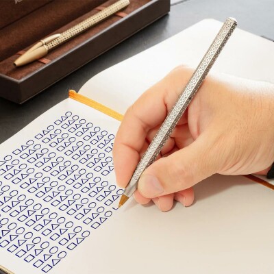 Stylo bille Tournaire x BIC Cristal Alchimie en bronze