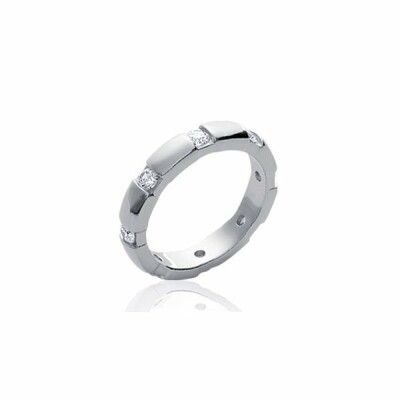 Bague en argent rhodié et oxydes de zirconium