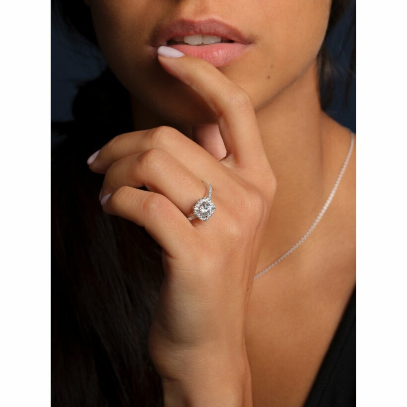 Micropavé ring, emerald cut diamond, white gold