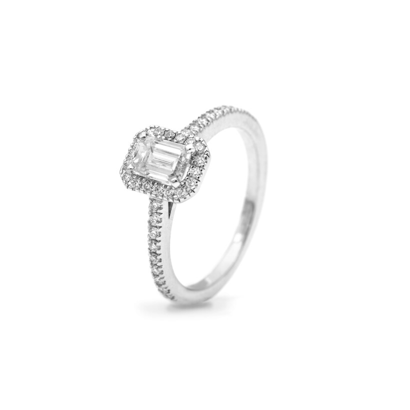 Micropavé ring, emerald cut diamond, white gold