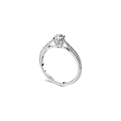 Solitaire accompagné en or blanc et diamants de 0.40ct