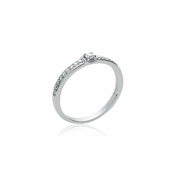 Bague en argent rhodié et oxydes de zirconium