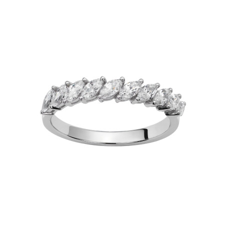 Alliance en or blanc palladié et diamants de 0.60ct