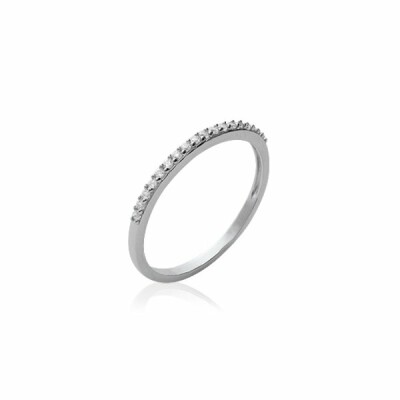 Bague en argent rhodié et oxydes de zirconium