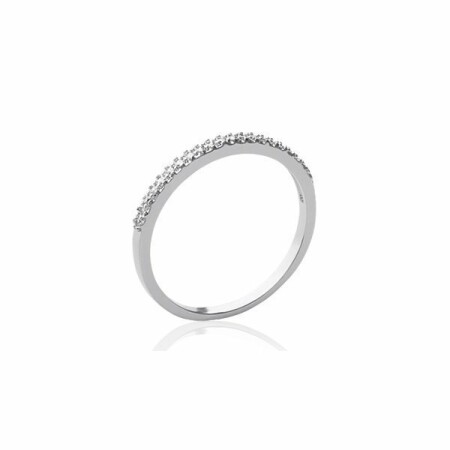 Bague en argent rhodié et oxydes de zirconium