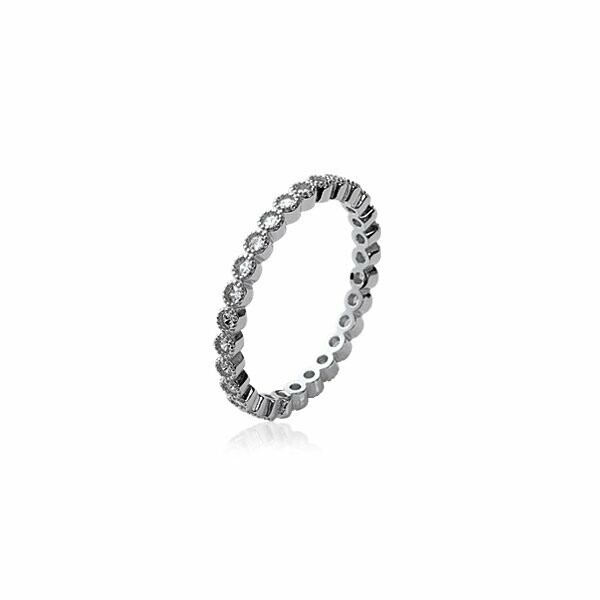 Bague en argent rhodié et oxydes de zirconium