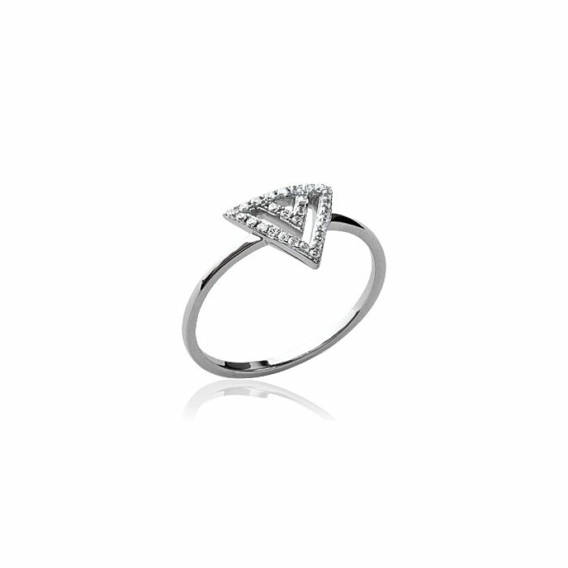 Bague en argent et oxydes de zirconium