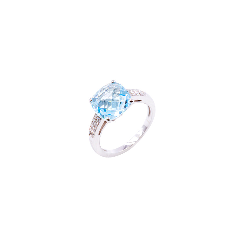 Bague Cesare Pompanon Poppy Blue petit modèle en or blanc, topaze bleue et diamants