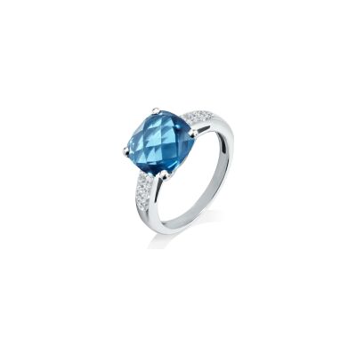 Bague Cesare Pompanon Poppy Blue en or blanc, diamants et topaze london blue, petit modèle