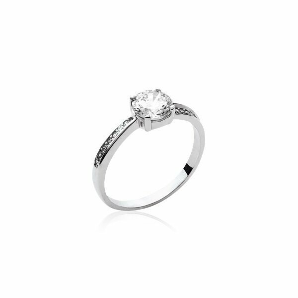 Bague en argent rhodié et oxydes de zirconium