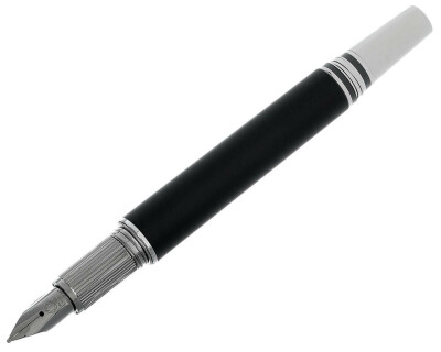 Montblanc StarWalker Ultra Black Precious Resin fountain pen