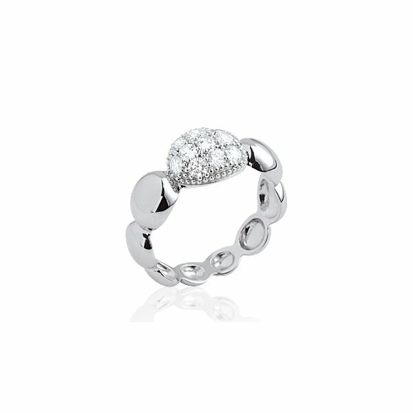 Bague en argent rhodié et oxydes de zirconium