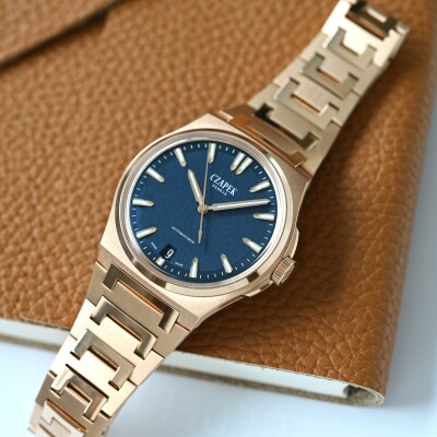 Montre Czapek Antarctique Mount Erebus - 5N Deep Blue