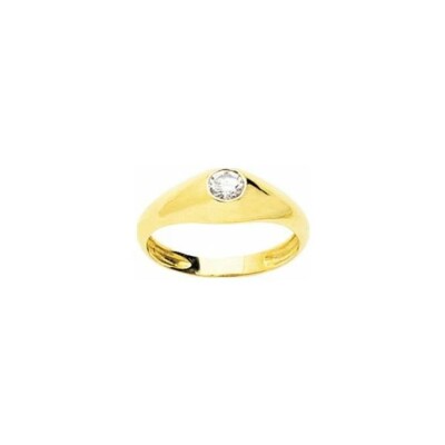 Bague en or jaune et oxyde de zirconium