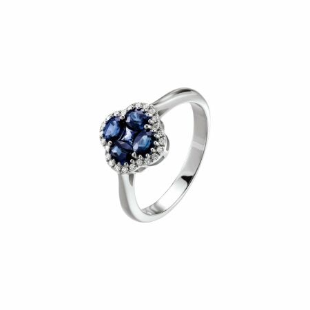 Bague Garel Nénuphar en or blanc, 4 saphirs de 1ct, 1 saphir de 0.14ct et 24 diamants de 0.11ct