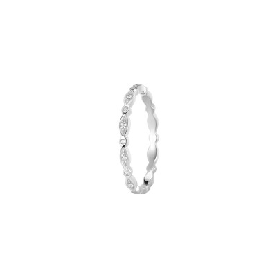 Alliance en or blanc et diamants