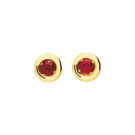 Boucles d'oreilles en or jaune et rubis