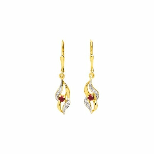 Boucles d'oreilles en or jaune et rubis