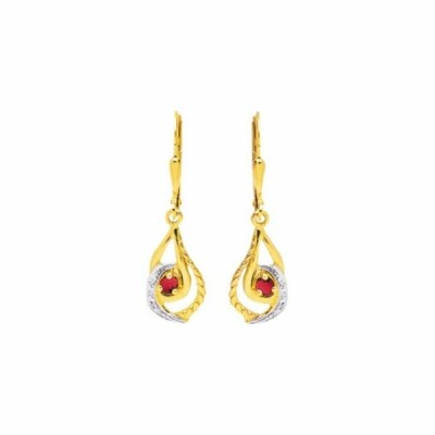 Boucles d'oreilles en or jaune et rubis