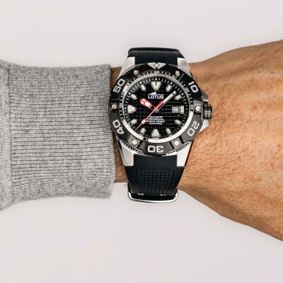 Montre Lotus Diver 18927/D