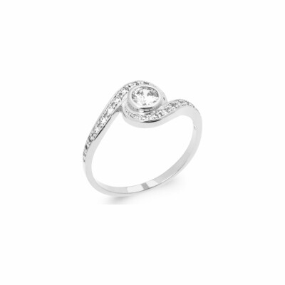 Bague en argent rhodié et oxydes de zirconium