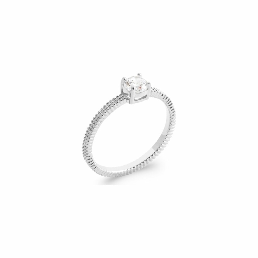 Bague en argent rhodié et oxydes de zirconium