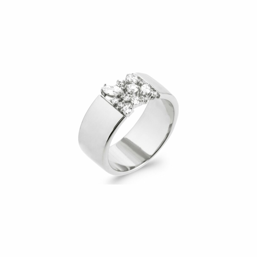 Bague en argent rhodié et oxydes de zirconium