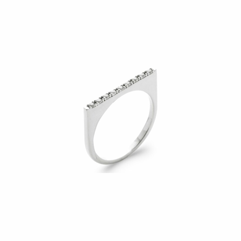 Bague en argent rhodié et oxydes de zirconium