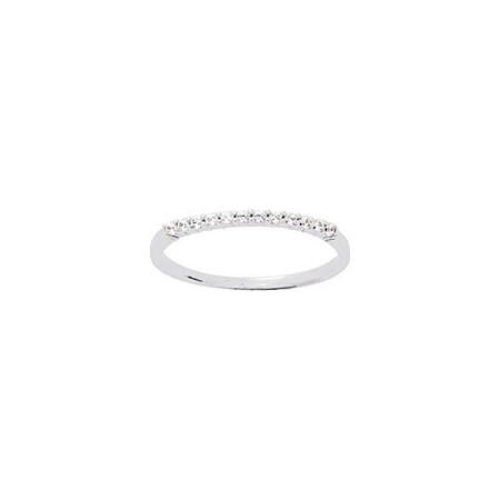 Bague en or blanc et oxyde de zirconium