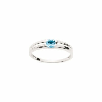 Bague en or blanc et topaze bleue