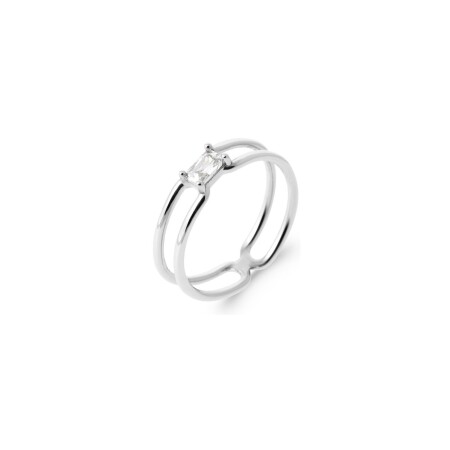 Bague en argent et oxydes de zirconium