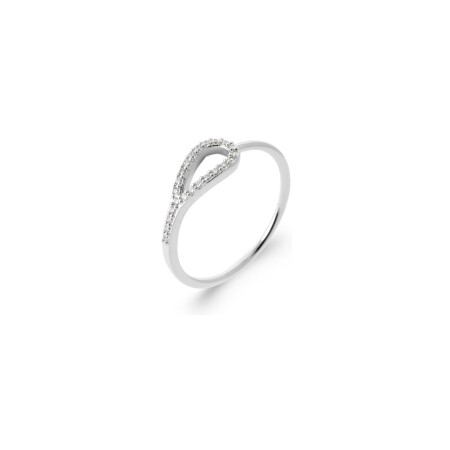 Bague en argent et oxydes de zirconium