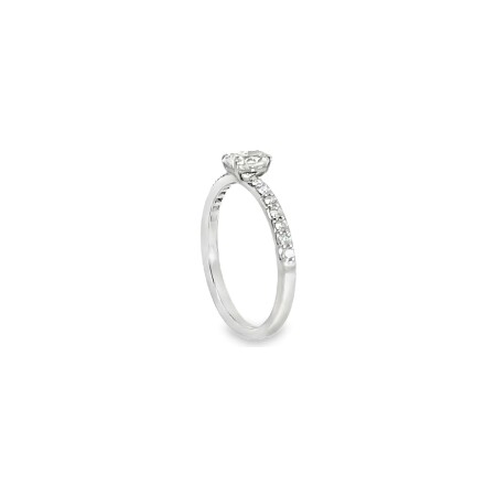 Solitaire en or blanc et diamants