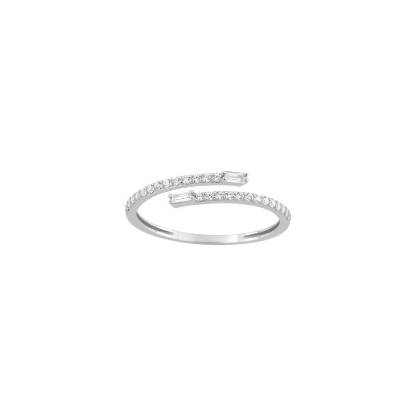 Bague en or blanc et oxyde de zirconium