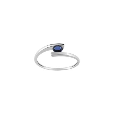 Bague en or blanc et saphir