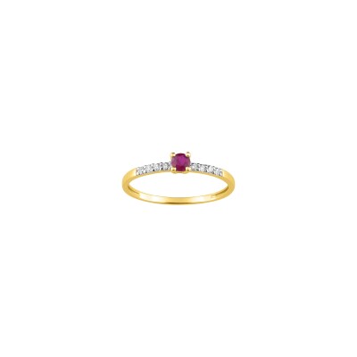 Bague en or jaune, oxyde de zirconium et rubis