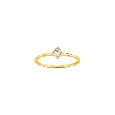 Bague en or jaune et oxyde de zirconium