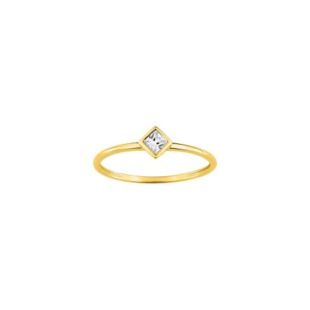 Bague en or jaune et oxyde de zirconium