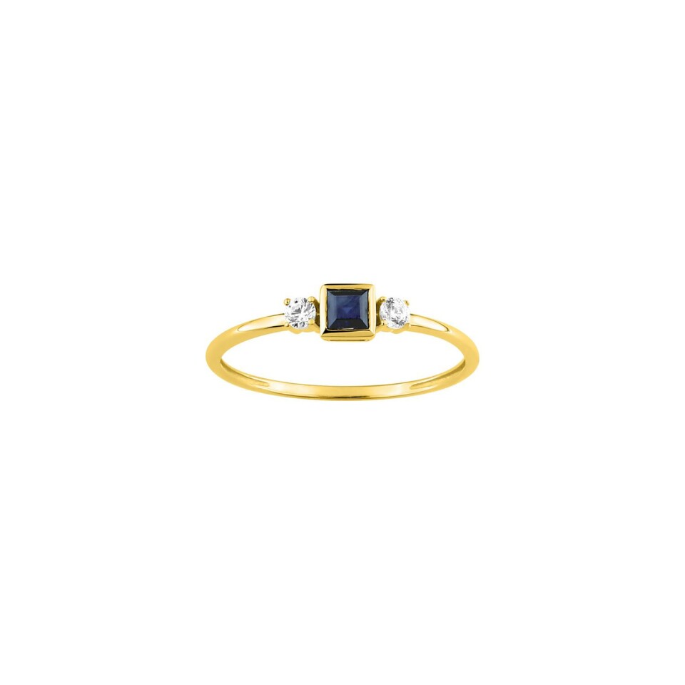 Bague en or jaune, saphir et oxyde de zirconium