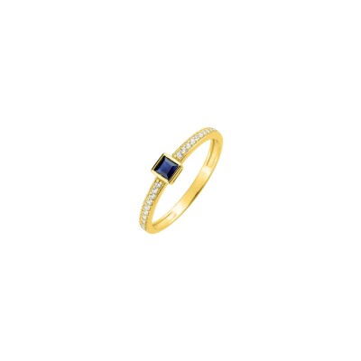 Bague en or jaune, saphir et oxyde de zirconium