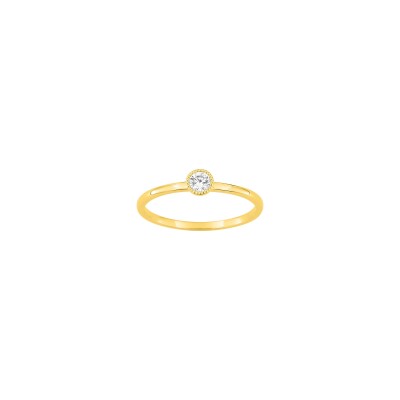 Bague en or jaune et oxyde de zirconium
