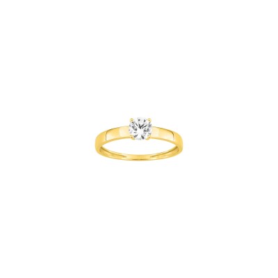 Bague en or jaune et oxyde de zirconium